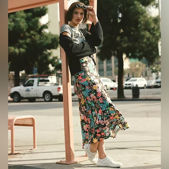 Anthropologie Dresses & Skirts - 💐Anthropologie Florence Bias Midi Skirt ✨ Size : M
